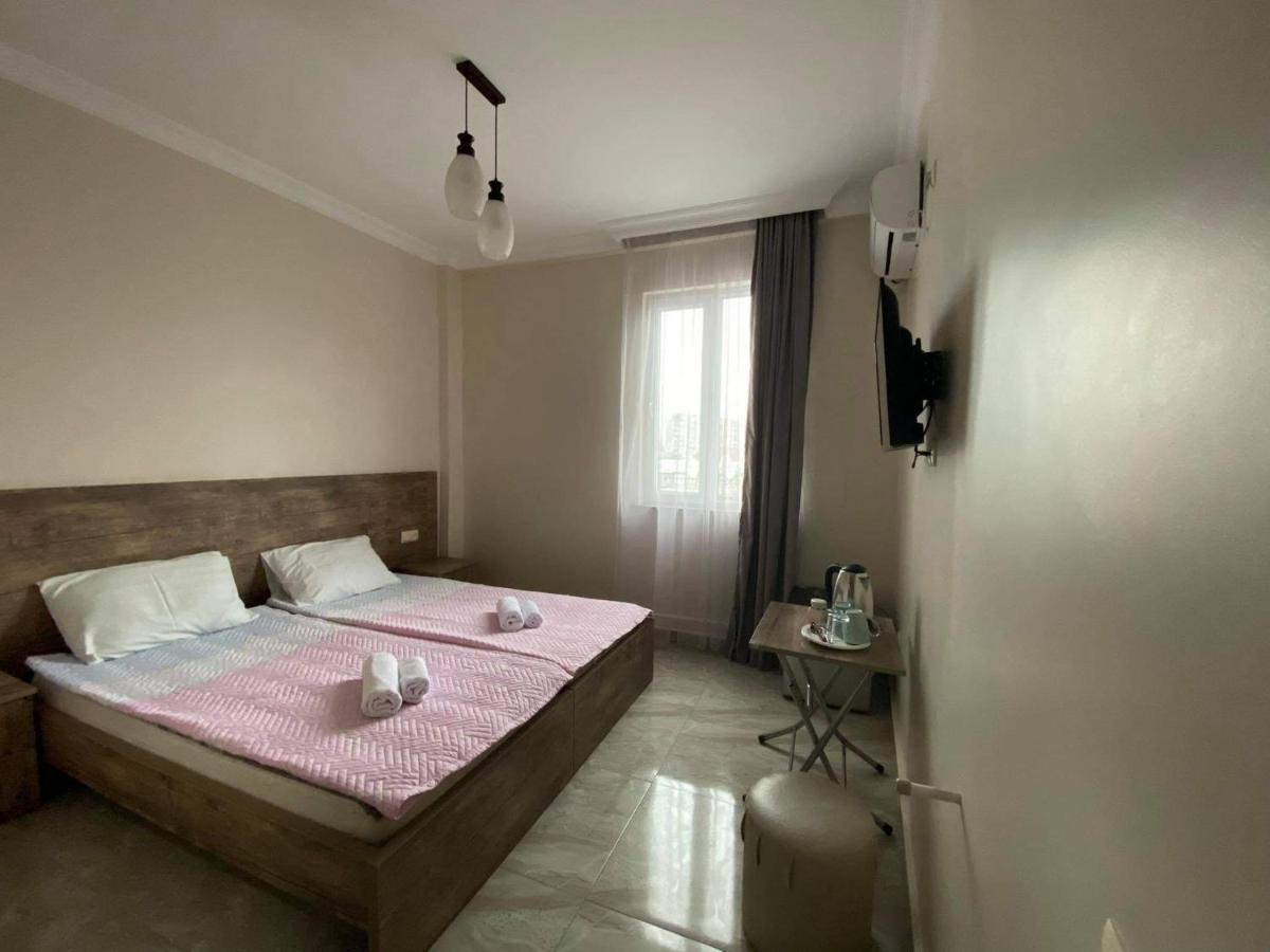 Family Hotel Μπατούμι Εξωτερικό φωτογραφία