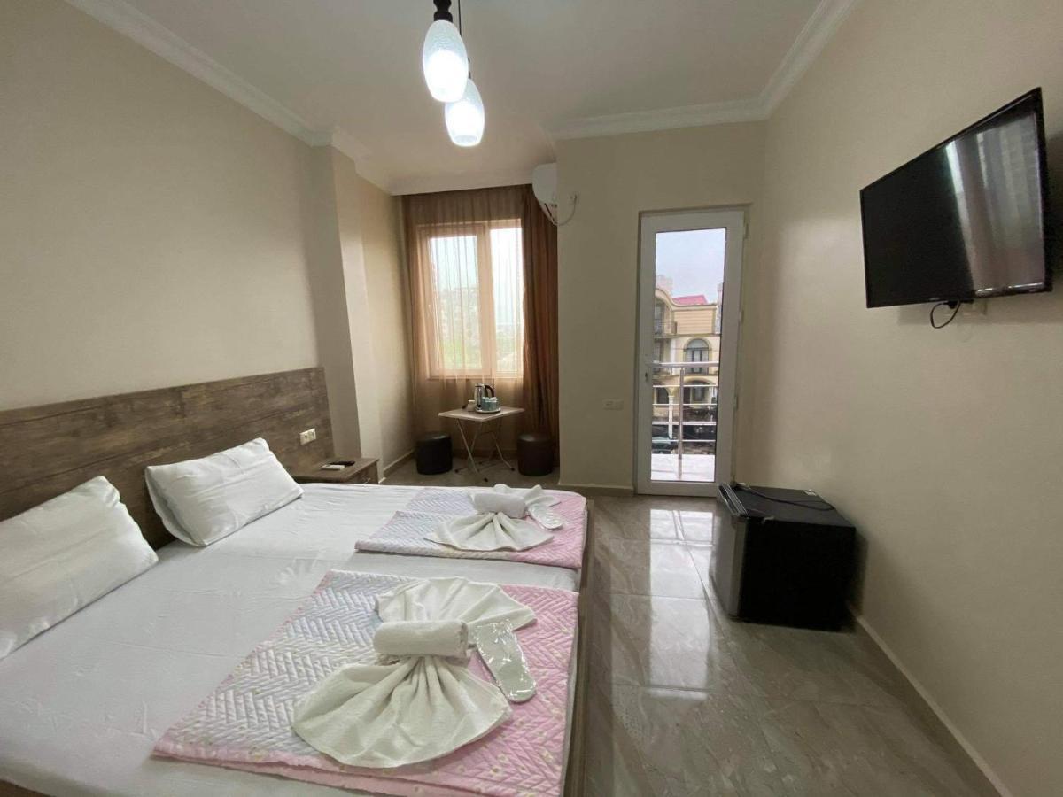 Family Hotel Μπατούμι Εξωτερικό φωτογραφία