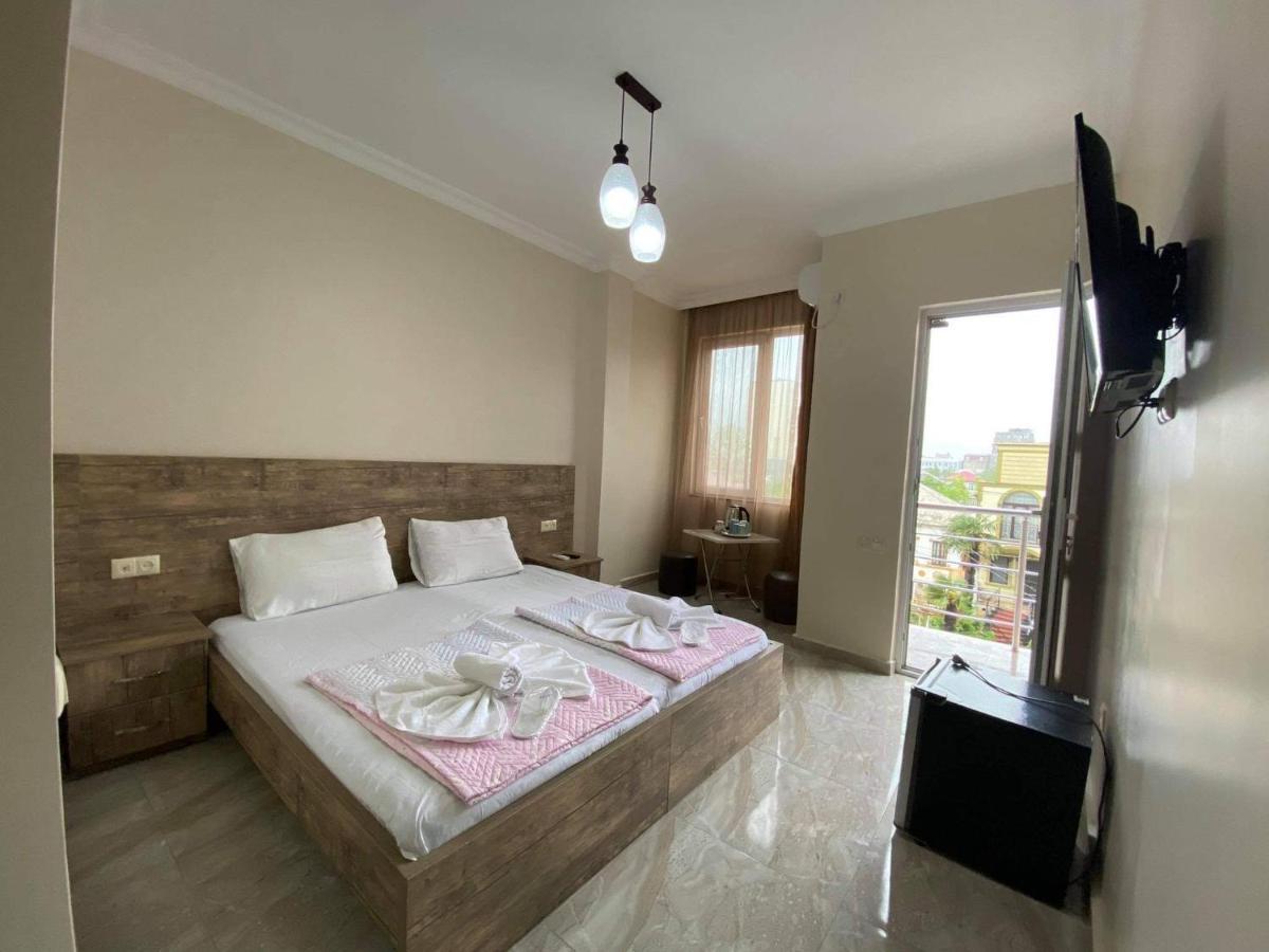 Family Hotel Μπατούμι Εξωτερικό φωτογραφία