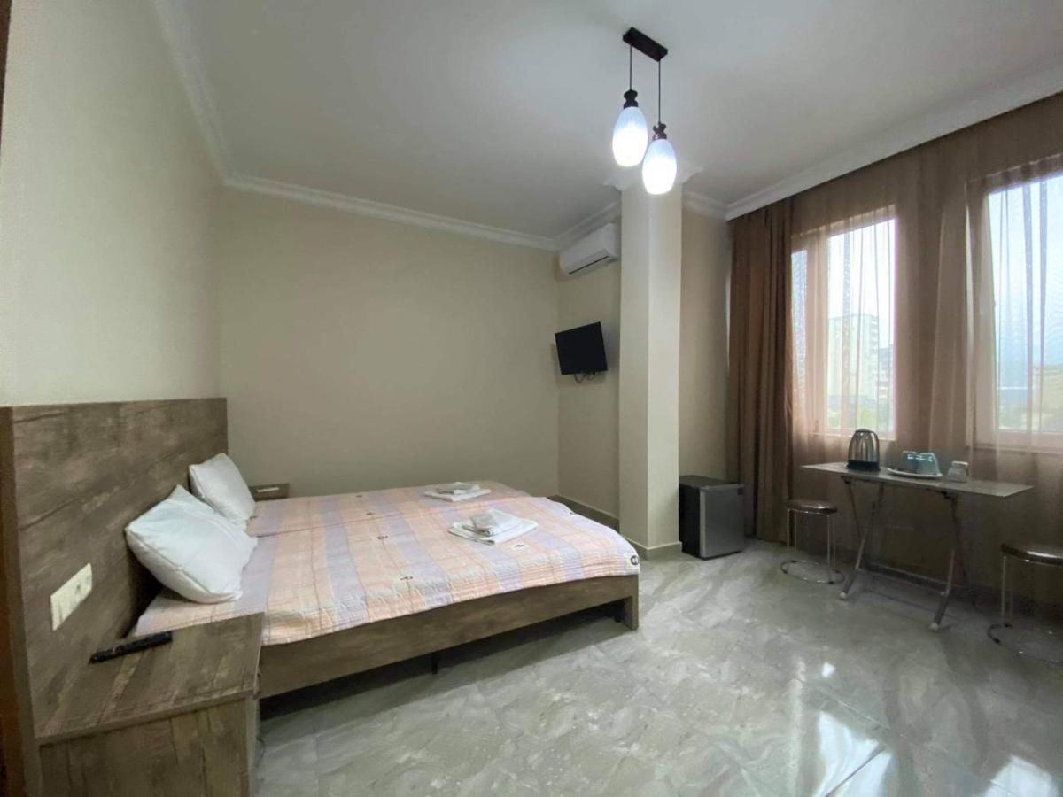 Family Hotel Μπατούμι Εξωτερικό φωτογραφία